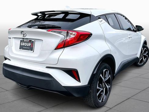 Used 2020 Toyota C-HR XLE image 12