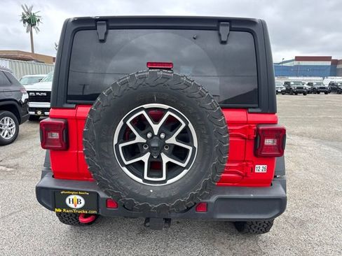 Used 2024 Jeep Wrangler Unlimited Rubicon AWD/4WD image 5