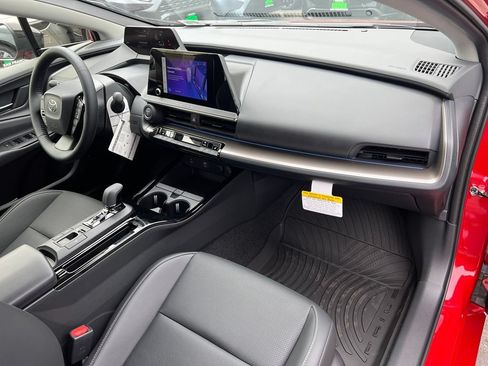 New 2027 Toyota Prius XLE FWD image 18