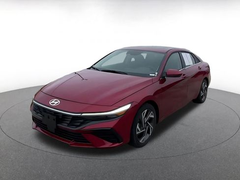 Used 2025 Hyundai Elantra SEL image 7