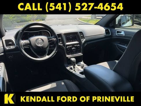 Used 2019 Jeep Grand Cherokee Laredo AWD/4WD image 29