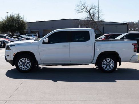 Used 2022 Nissan Frontier SV w/ Technology Package image 3