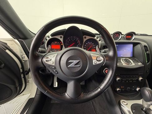 Used 2019 Nissan 370Z Touring Sport RWD image 15