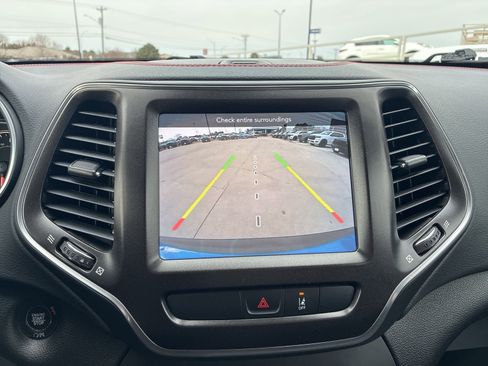 Used 2022 Jeep Cherokee Trailhawk w/ Comfort/Convenience Group image 29