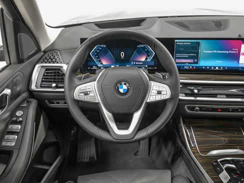 Used 2026 BMW X7 xDrive40i image 17