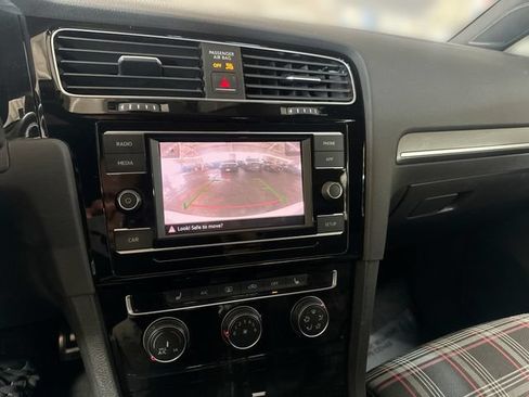 Used 2018 Volkswagen GTI S FWD image 23