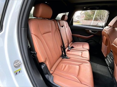 Used 2025 Audi Q7 3.0T Premium image 30