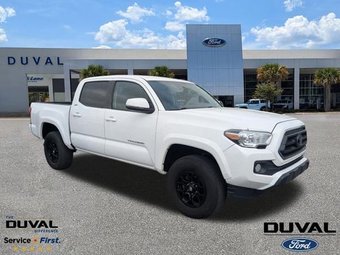Used 2022 Toyota Tacoma SR5 w/ Technology Package image 1