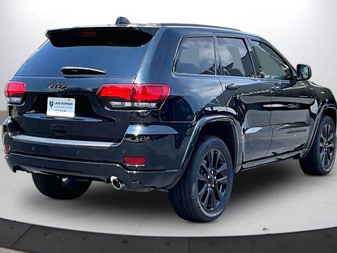 Certified 2018 Jeep Grand Cherokee Altitude AWD/4WD image 9