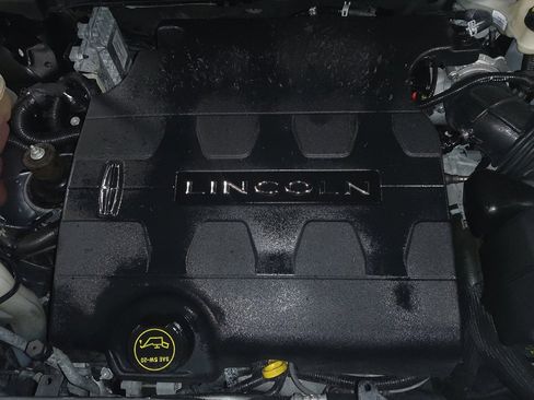 Used 2017 Lincoln MKX Premiere image 30