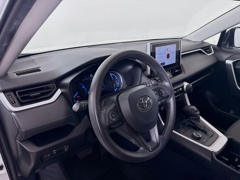 Used 2025 Toyota RAV4 XLE AWD/4WD image 9