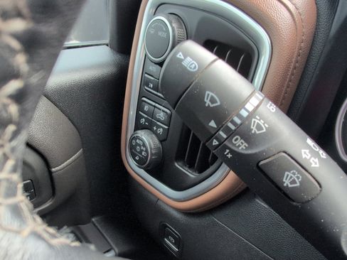 Used 2022 Chevrolet Silverado 2500 High Country w/ Z71 Off-Road Package image 24