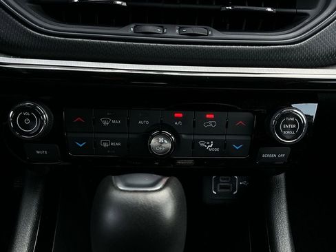 Used 2025 Jeep Compass Trailhawk w/ Trailer Tow Group image 27