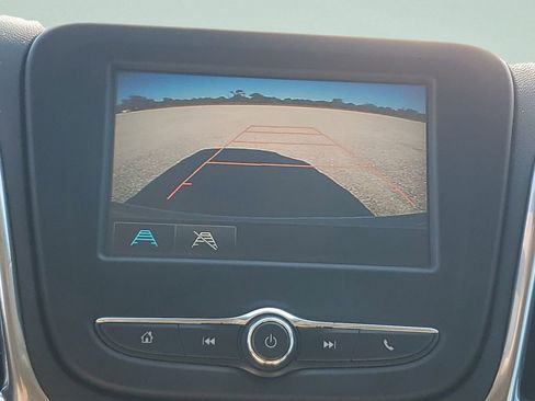 Used 2018 Chevrolet Equinox LT image 14