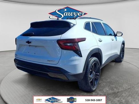 Used 2024 Chevrolet Trax ACTIV w/ Sunroof Package FWD image 7
