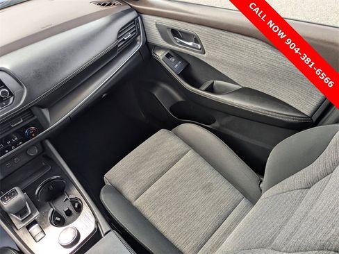 Used 2023 Nissan Rogue SV image 19