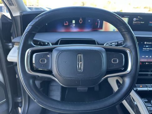 Used 2024 Lincoln Nautilus Reserve image 11