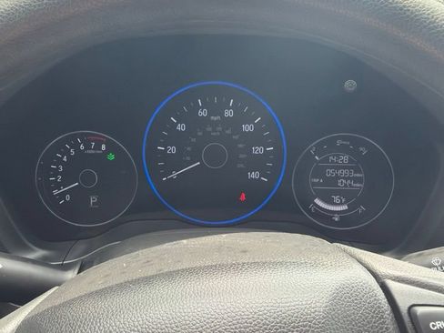 Used 2017 Honda HR-V LX image 6