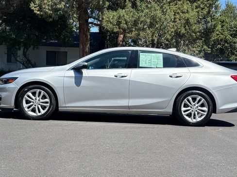 Used 2017 Chevrolet Malibu LT FWD image 7