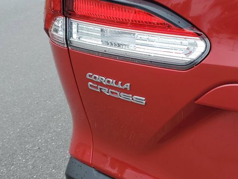 Certified 2023 Toyota Corolla Cross LE w/ Moonroof Package AWD/4WD image 7