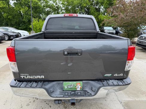 Used 2013 Toyota Tundra 4x4 CrewMax w/ SR5 Pkg image 5