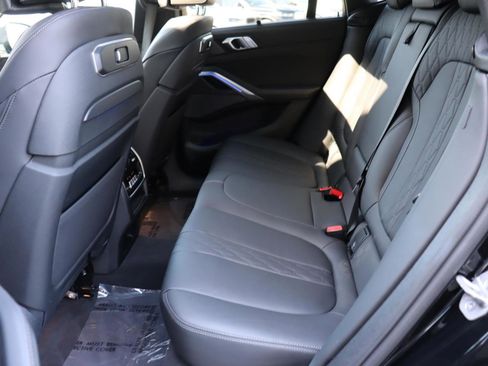 Used 2024 BMW X6 xDrive40i w/ Executive Package image 23
