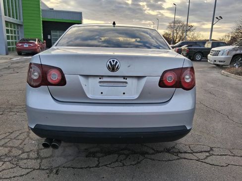 Used 2010 Volkswagen Jetta Limited Edition image 7
