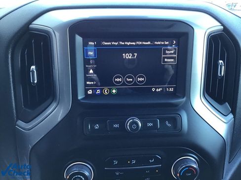 Used 2025 Chevrolet Silverado 2500 Custom w/ Custom Value Package image 40