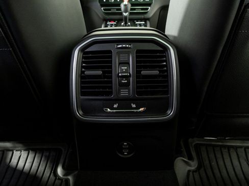 New 2026 Porsche Macan AWD/4WD image 21
