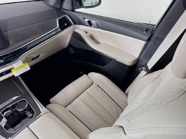 Used 2026 BMW X5 xDrive50e AWD/4WD image 25