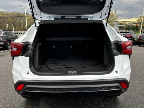 Certified 2025 Chevrolet Trax RS w/ Driver Confidence Package image 23