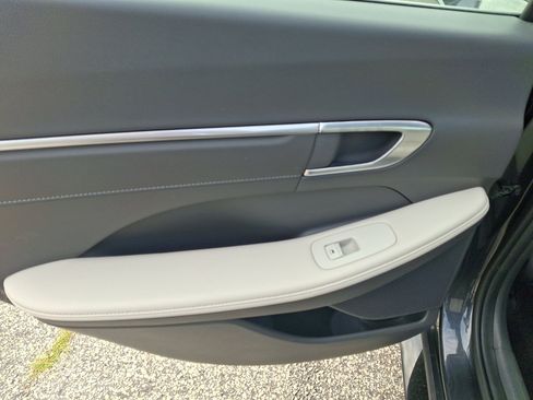 Used 2023 Hyundai Sonata Limited w/ Cargo Package FWD image 18