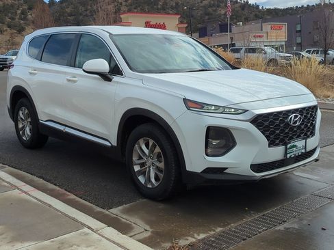 Used 2019 Hyundai Santa Fe SE image 11