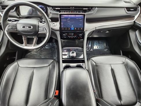 Used 2023 Jeep Grand Cherokee L Limited AWD/4WD image 23