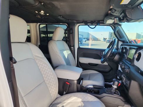 Used 2021 Jeep Wrangler Unlimited Sahara image 18