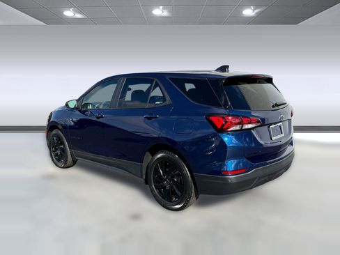 Used 2023 Chevrolet Equinox LS w/ LS Convenience Package image 3