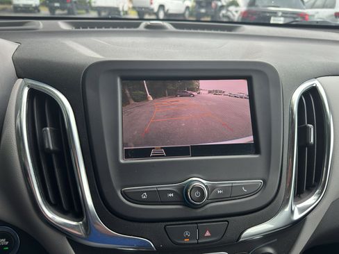 Used 2024 Chevrolet Equinox LS w/ Driver Confidence II Package FWD image 19