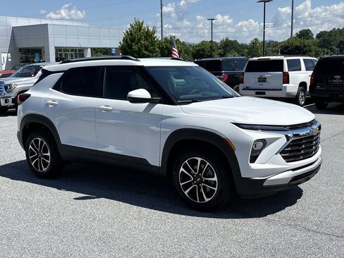 New 2026 Chevrolet TrailBlazer LT w/ Convenience Package image 2
