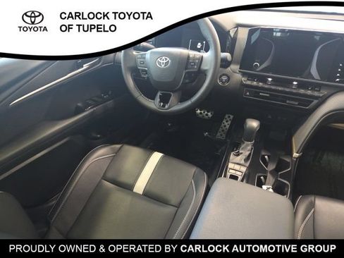 Used 2025 Toyota Camry SE w/ Convenience Package FWD image 19