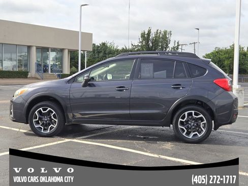 Used 2017 Subaru Crosstrek 2.0i Limited AWD/4WD image 3