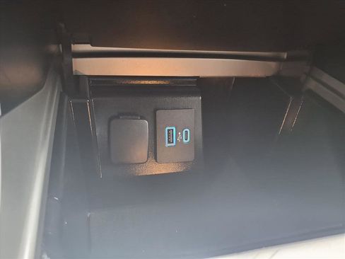 Used 2023 Ford Explorer XLT w/ Equipment Group 202A image 18