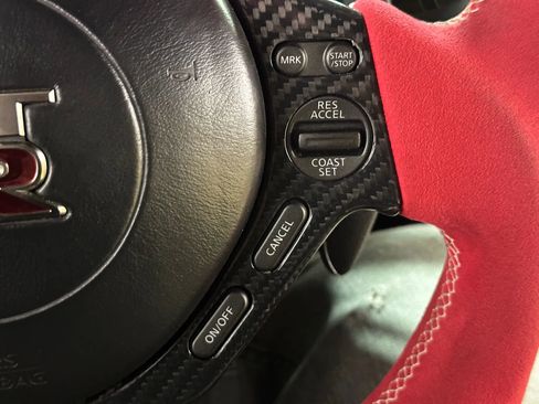 Used 2015 Nissan GT-R Premium image 23