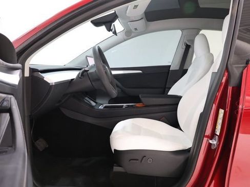 Used 2025 Tesla Model Y Long Range AWD/4WD image 16
