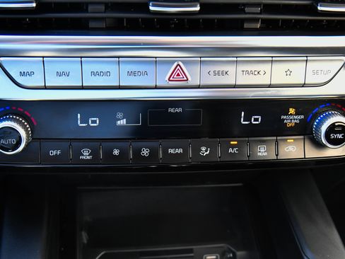 Used 2022 Kia Telluride LX image 23