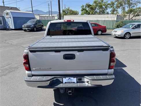 Used 2006 Chevrolet Silverado 1500 LT w/ Onstar Plus Package AWD/4WD image 4