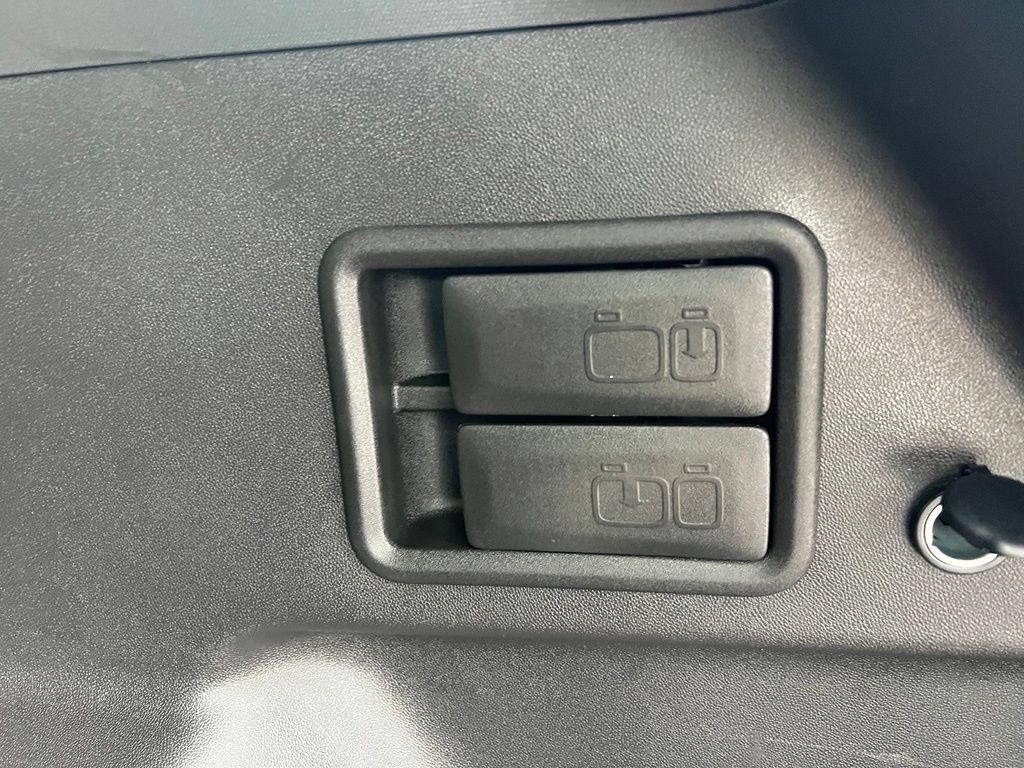 Used 2024 Chevrolet Equinox LT AWD/4WD image 24