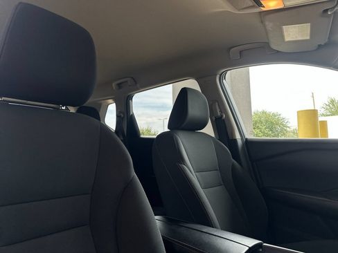 Used 2024 Nissan Rogue S FWD image 16