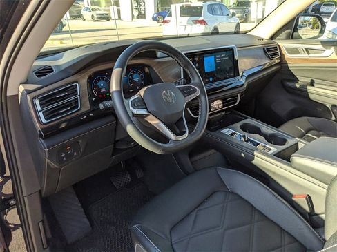 Used 2024 Volkswagen Atlas SE image 9