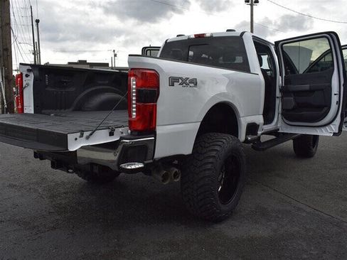 Used 2023 Ford F250 Lariat w/ FX4 Off-Road Package image 34