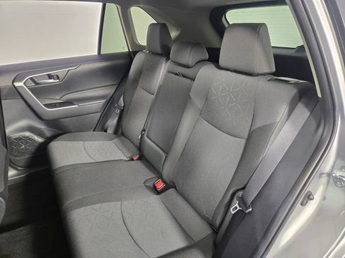 Used 2025 Toyota RAV4 XLE FWD image 17